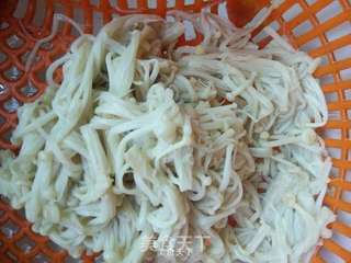 香葱油泼金针菇的做法步骤：3