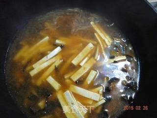爽口酸辣汤(补充后新发布)的做法步骤:2