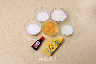 绝对不可错过的柔软小尤物——泡沫蛋糕的做法步骤：1