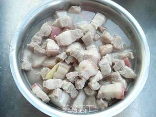 无水红烧肉的做法步骤:3