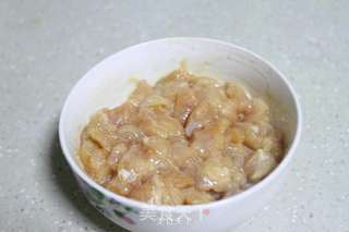 家常小炒:彩椒鸡丁的做法步骤:3