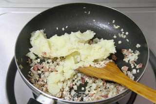 茄汁肉丸焗土豆泥的做法步骤:7