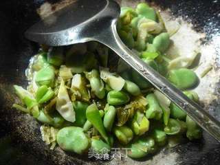雪菜雷笋炒蚕豆的做法步骤:11