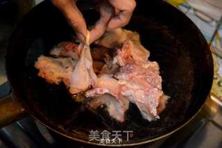 吮指酱鸡架—给宝爸的下酒菜的做法步骤:2