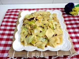 干豆腐炒圆白菜肉片的做法步骤:9