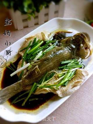清蒸鲈鱼—私房做法的做法步骤:10
