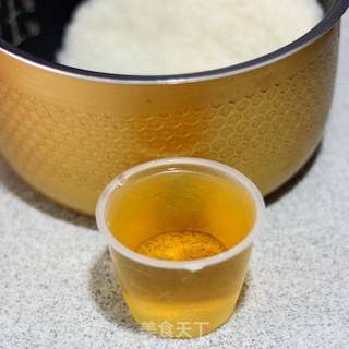 鲜美营养的焖饭-----松茸焖饭的做法步骤:3