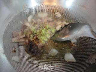 干豆腐炒圆白菜肉片的做法步骤:6