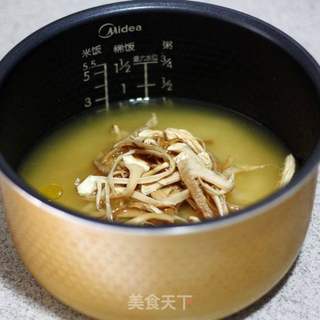 鲜美营养的焖饭-----松茸焖饭的做法步骤:6