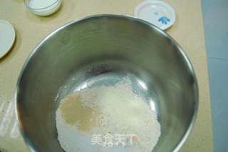 德普烤箱食谱——热狗面包的做法步骤:2