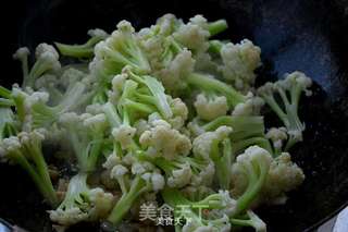 鸡肉片炒菜花—减肥也可以照样吃的做法步骤:9