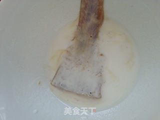 炸舌板鱼的做法步骤:6