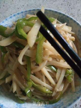 青椒蒜香土豆丝的做法步骤:11