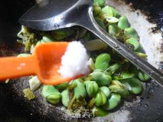 雪菜雷笋炒蚕豆的做法步骤:9