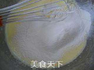 槐花戚风蛋糕的做法步骤:5