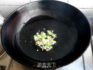 芦笋木耳炒肉的做法步骤:4
