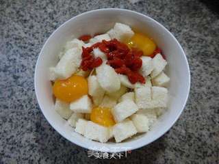 枸杞鸡蛋馒头糕的做法步骤:4