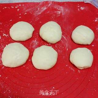 葱香味浓的松软面包-----葱香土豆面包的做法步骤:8