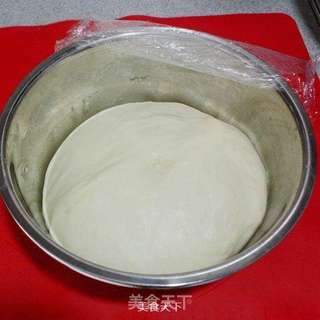 葱香味浓的松软面包-----葱香土豆面包的做法步骤:7
