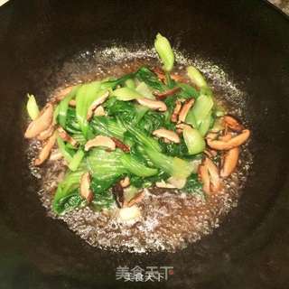 香菇炒青菜的做法步骤:7