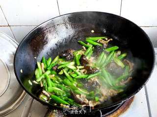 芦笋木耳炒肉的做法步骤:10