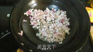 #金龙鱼稻米油#鱿鱼须酱酱炒饭的做法步骤:3