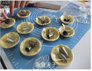 蓝莓脆皮塔 炎炎夏日自制蛋挞的做法步骤:8