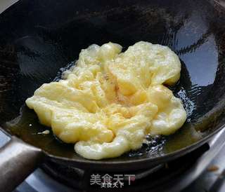 西红柿炒鸡蛋—三分钟菜的做法步骤:3