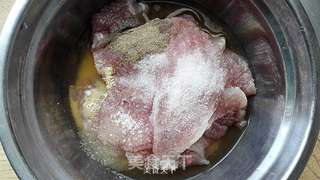 酥香炸猪扒的做法步骤:5