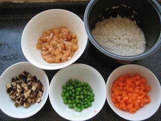 香菇鸡肉饭的做法步骤:4