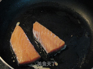 煎三文鱼牛油果沙拉的做法步骤:10