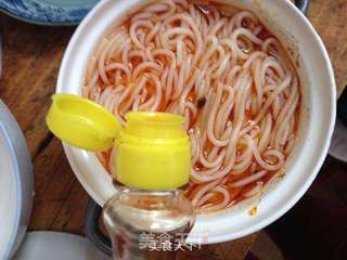 酸酸辣辣真美味-松茸螺蛳粉的做法步骤:10