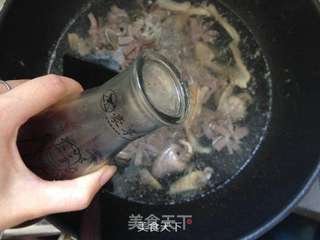 酸酸辣辣真美味-松茸螺蛳粉的做法步骤:4