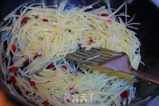 炝炒土豆丝的做法步骤:6