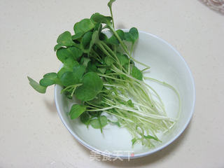 煎三文鱼牛油果沙拉的做法步骤:2
