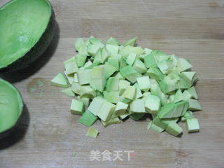 煎三文鱼牛油果沙拉的做法步骤:5