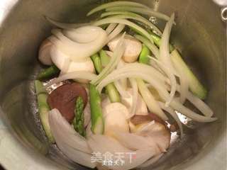 青酱海鲜意大利面的做法步骤:4