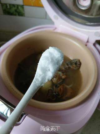 花菇乌鸡汤的做法步骤:9