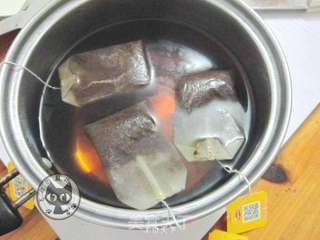 蜂蜜冰柠茶的做法步骤:2