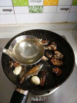 花菇乌鸡汤的做法步骤:6