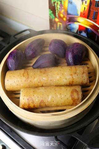 槐花紫薯蒸糕的做法步骤:2