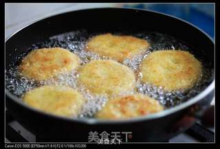 鸡胸肉可乐饼的做法步骤:16