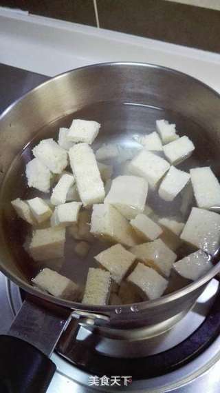 日式豆腐海带味增汤的做法步骤:2