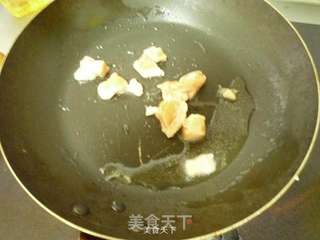 三文鱼沙拉面包丁的做法步骤:3