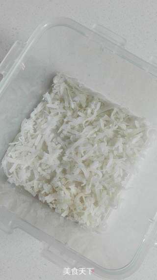 椰丝牛奶凉糕的做法步骤:2