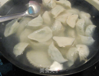 猪肉香芹水饺的做法步骤:11