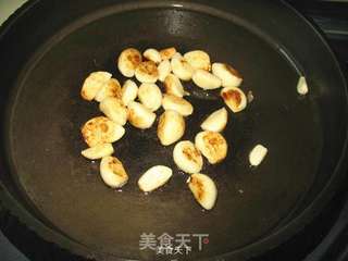 黑椒蒜子牛排的做法步骤:9