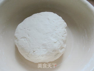 猪肉香芹水饺的做法步骤:2