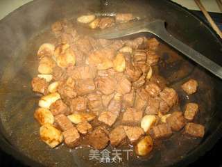 黑椒蒜子牛排的做法步骤:14