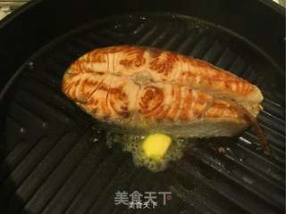 奶香三文鱼的做法步骤:2